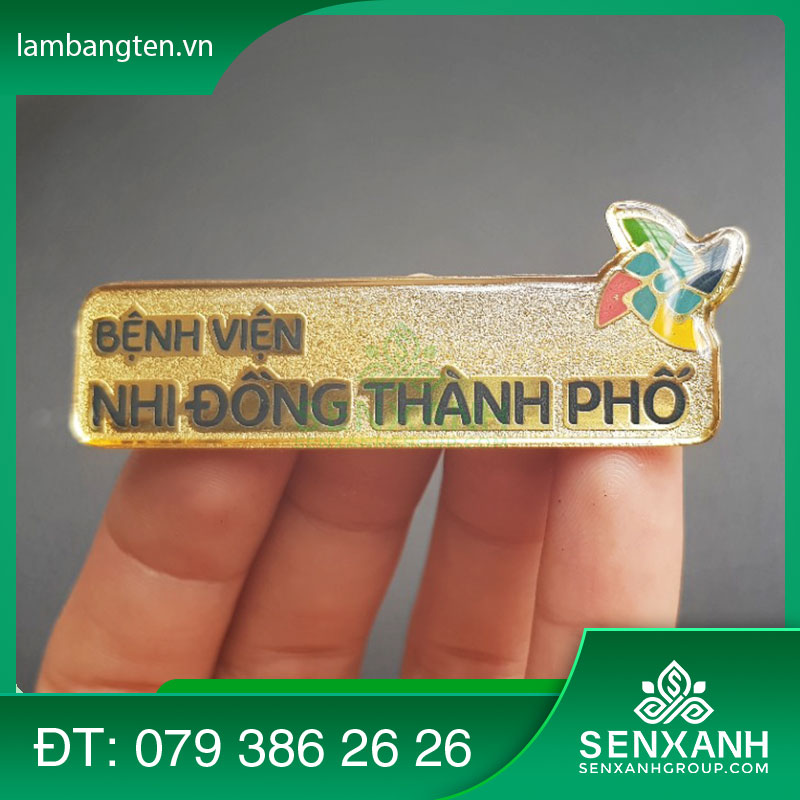 bảng tên nhân viên